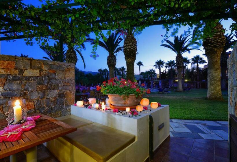 Семейный Номер, Sirens Beach & Village