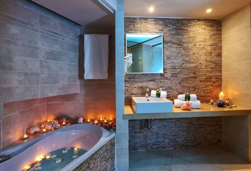 Семейный Номер, Sirens Beach & Village