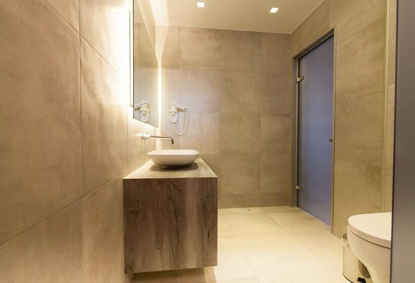 スーペリアファミリールーム, Sirens Beach & Village