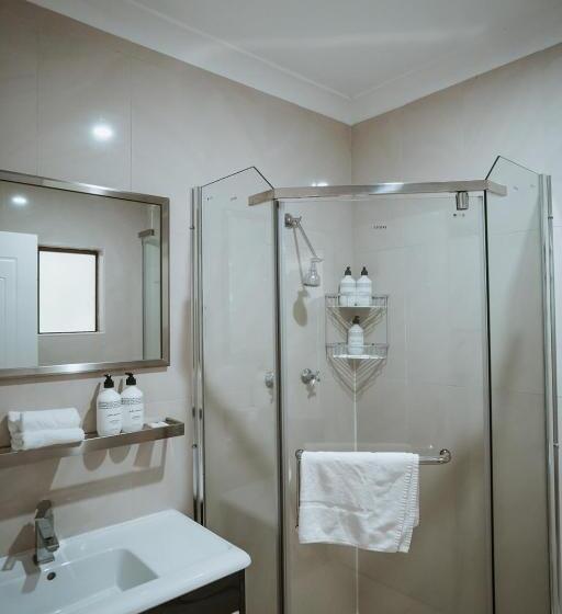 패밀리 룸, The Lodge Jamberoo