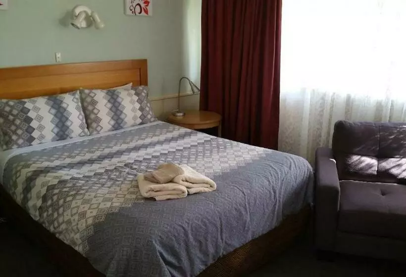 エコノミールーム, Kaniva Midway Motel