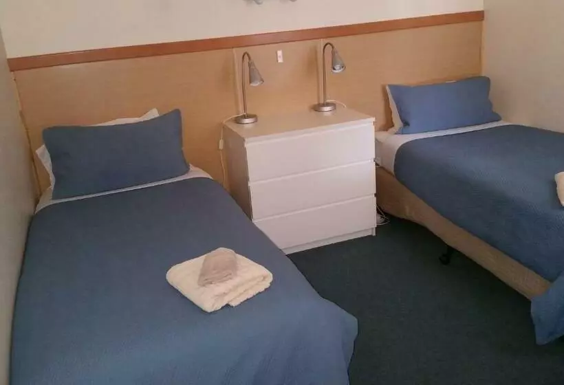 ファミリールーム, Kaniva Midway Motel