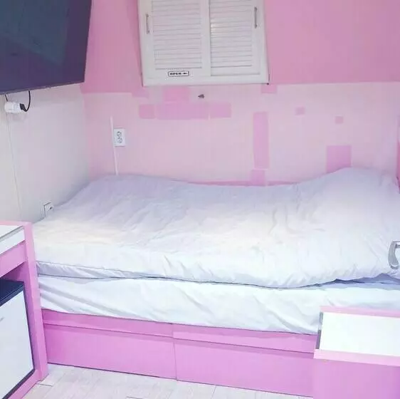 Standard Yhden Hengen Huone, Oppa Hostel Sinchon Hongdae