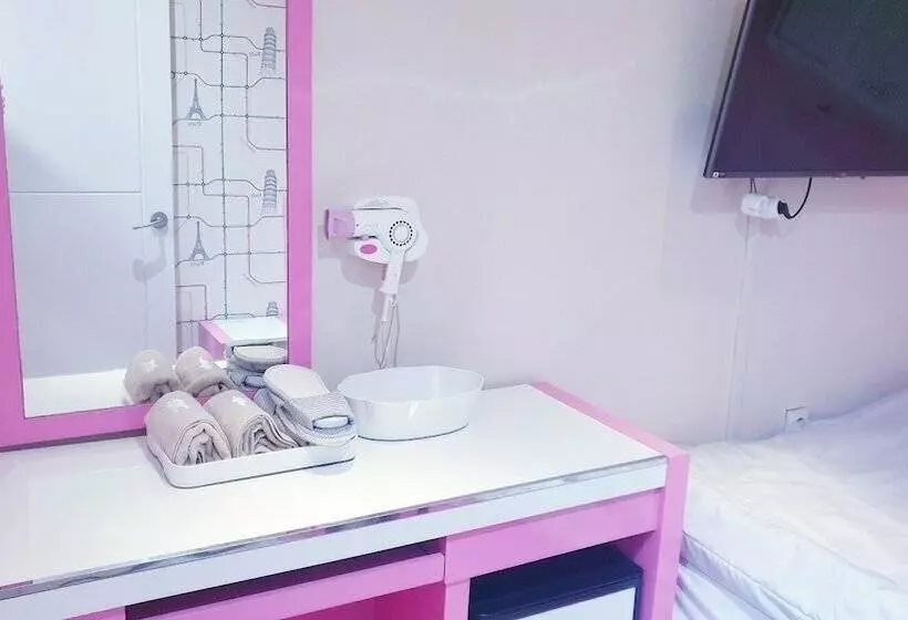 Standard Yhden Hengen Huone, Oppa Hostel Sinchon Hongdae