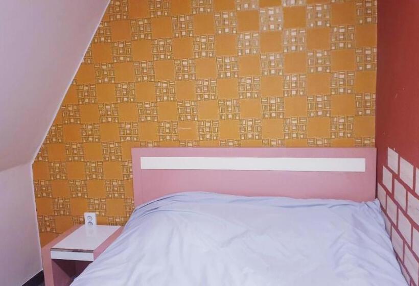 اتاق استاندارد یک نفره, Oppa Hostel Sinchon Hongdae