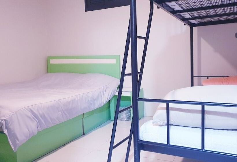 Quarto Triplo Standart, Oppa Hostel Sinchon Hongdae