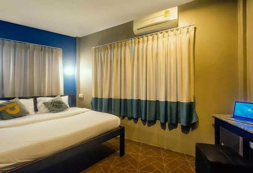 اتاق اکونومی, Pak Up Hostel