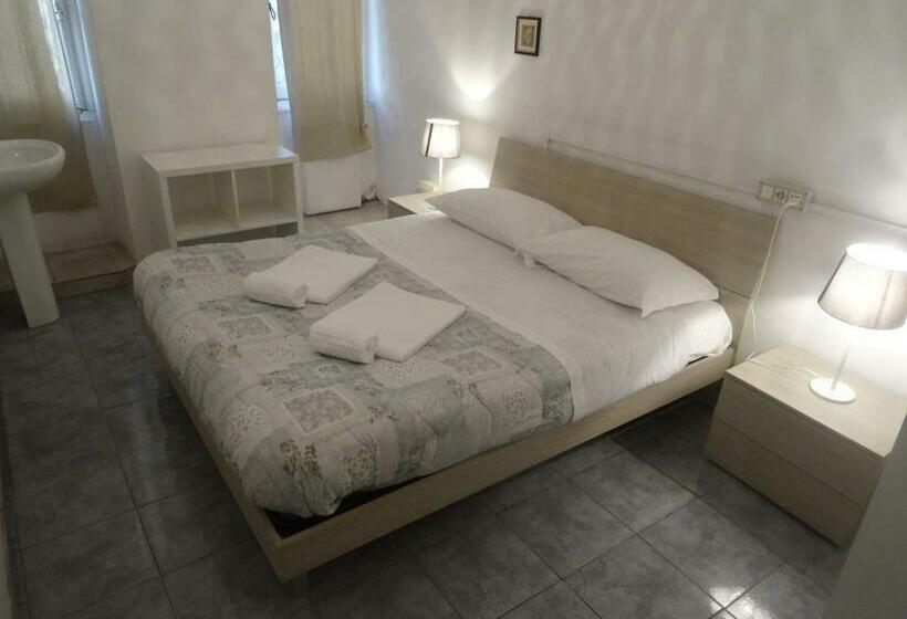 اتاق استاندارد با سرویس بهداشتی مشترک, Guesthouse La Briosa Nicole