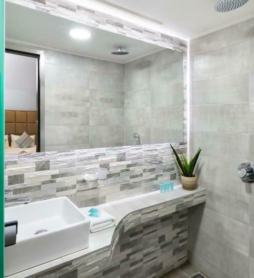 ドゥプレックスルーム, Sirines Complex