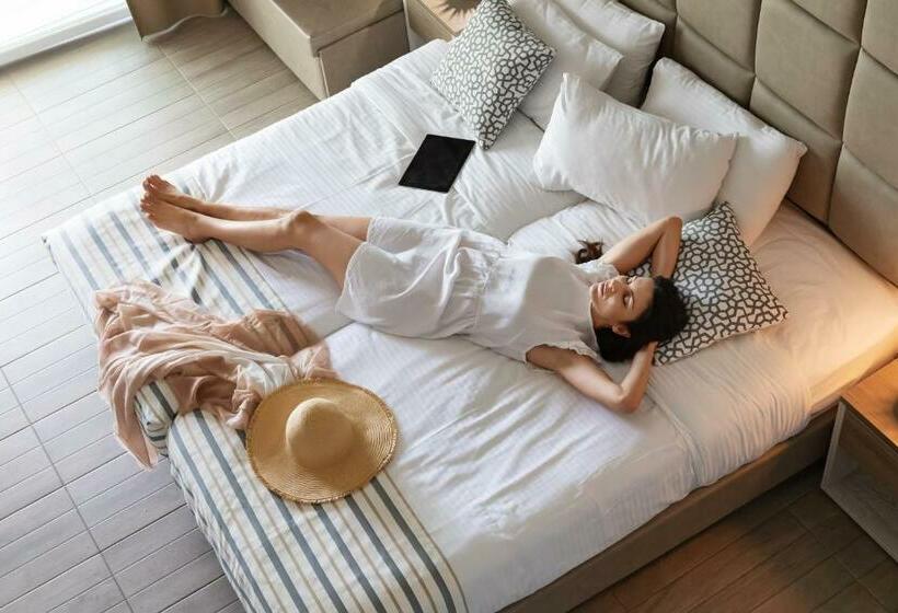 ドゥプレックスルーム, Sirines Complex