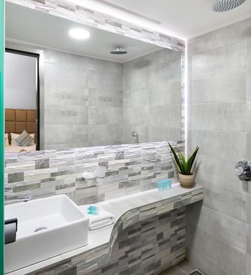 エクゼクティブスイート, Sirines Complex