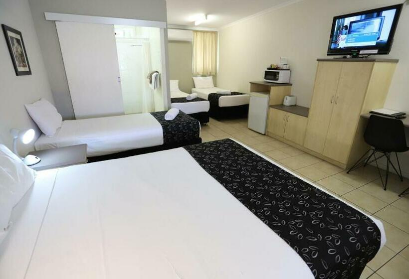 غرفة عائلية, Tropic Coast Motel