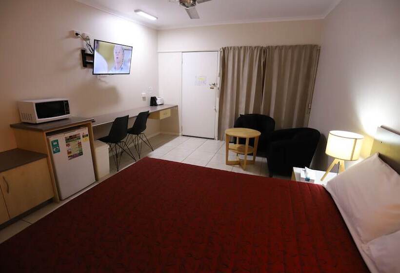 غرفة تنفيذية, Tropic Coast Motel