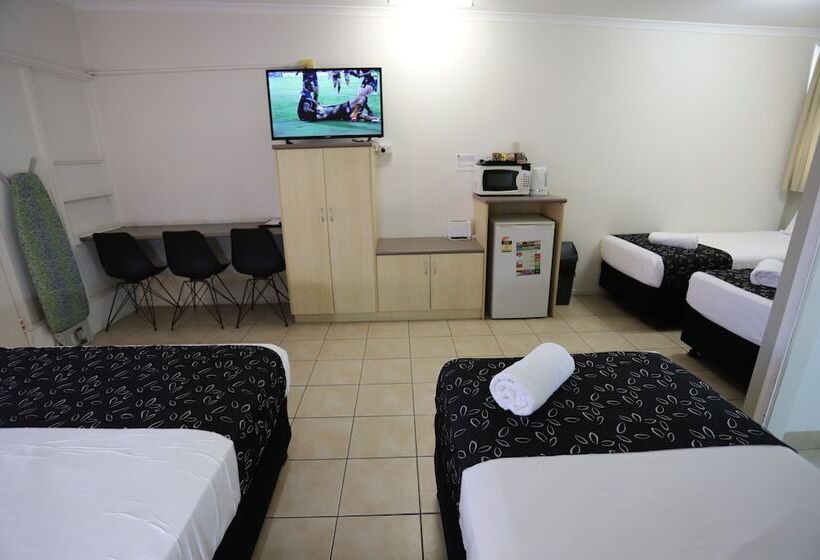 Семейный Номер, Tropic Coast Motel