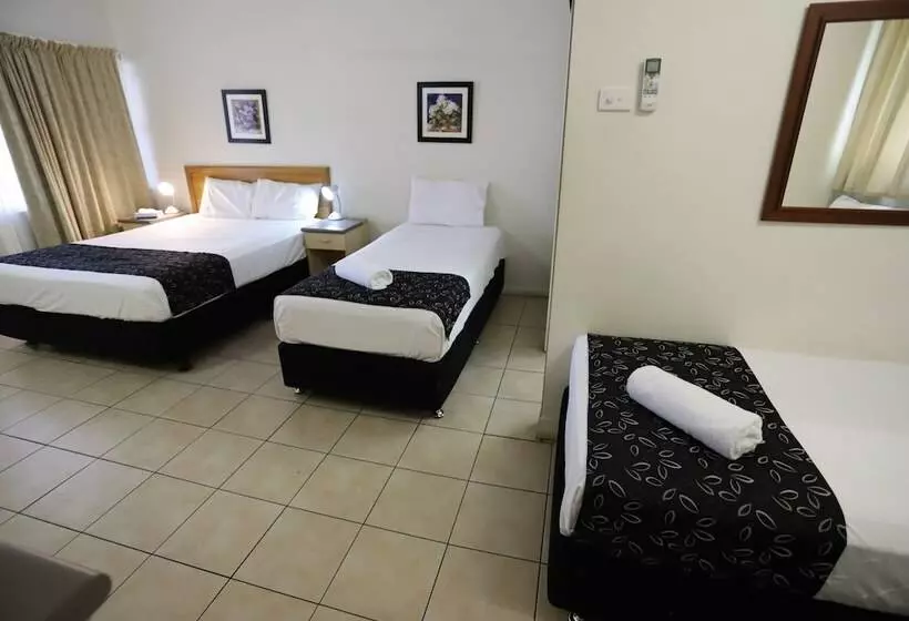 اتاق استاندارد سه نفره, Tropic Coast Motel