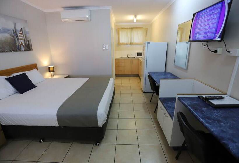 Студия Deluxe, Tropic Coast Motel