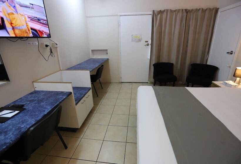 Студия Deluxe, Tropic Coast Motel