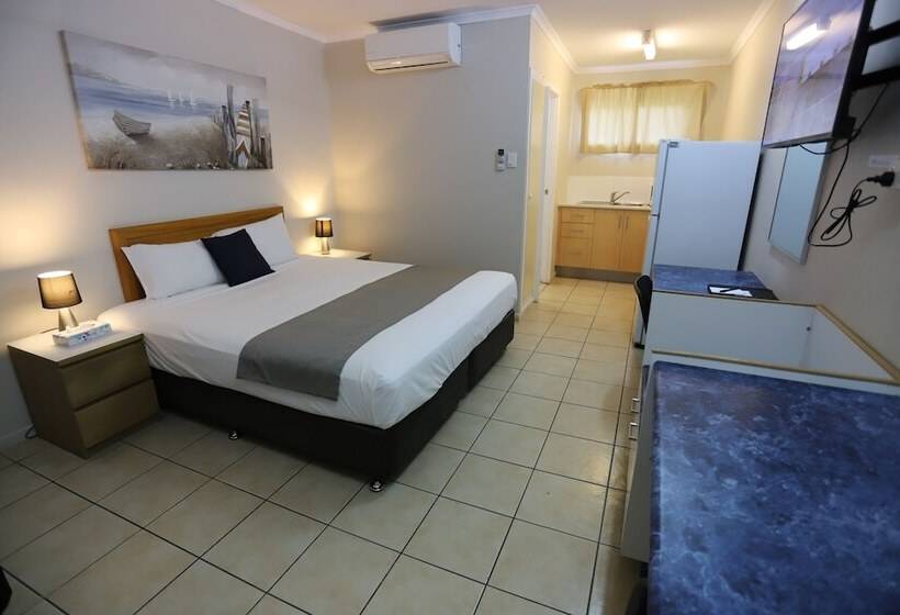 إستوديو ديلوكس, Tropic Coast Motel