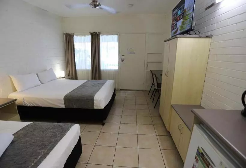 اتاق لوکس, Tropic Coast Motel