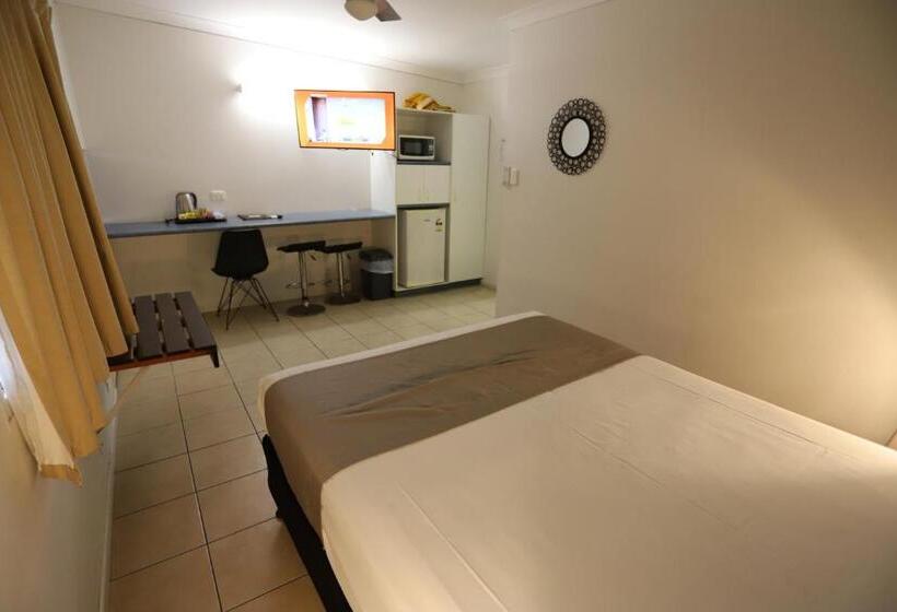 غرفة قياسية ثلاثية, Tropic Coast Motel