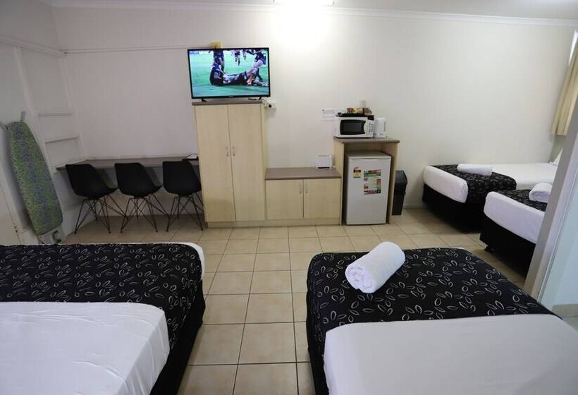 Семейный Номер, Tropic Coast Motel