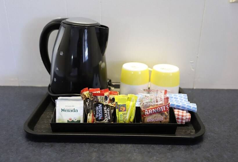 إستوديو ديلوكس, Tropic Coast Motel