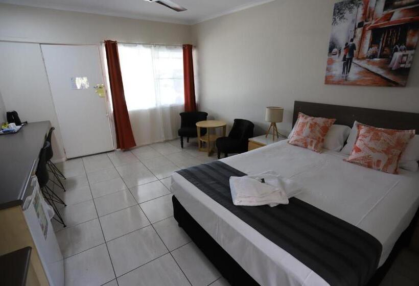 غرفة تنفيذية, Tropic Coast Motel