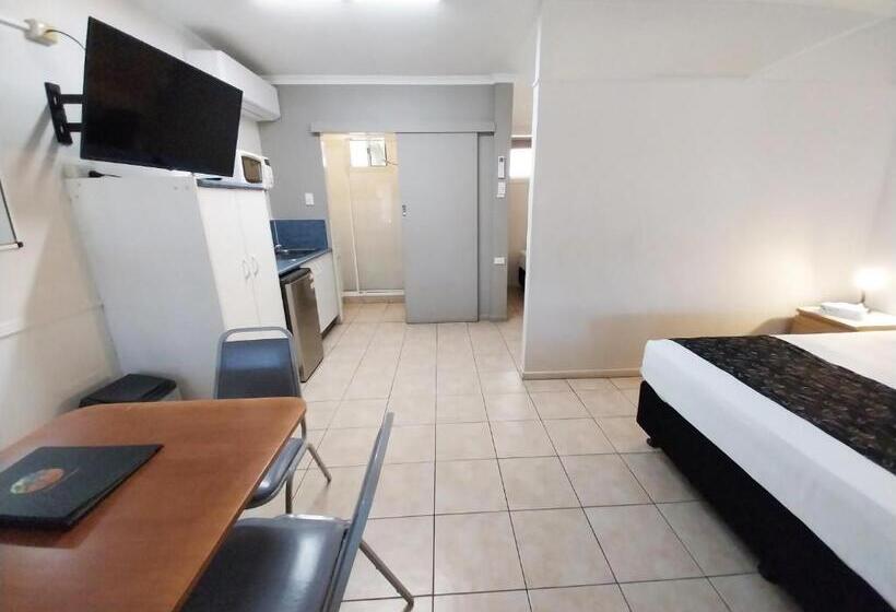 غرفة قياسية ثلاثية, Tropic Coast Motel