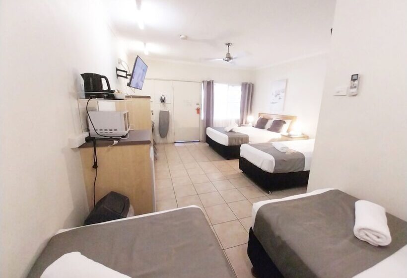 غرفة عائلية, Tropic Coast Motel