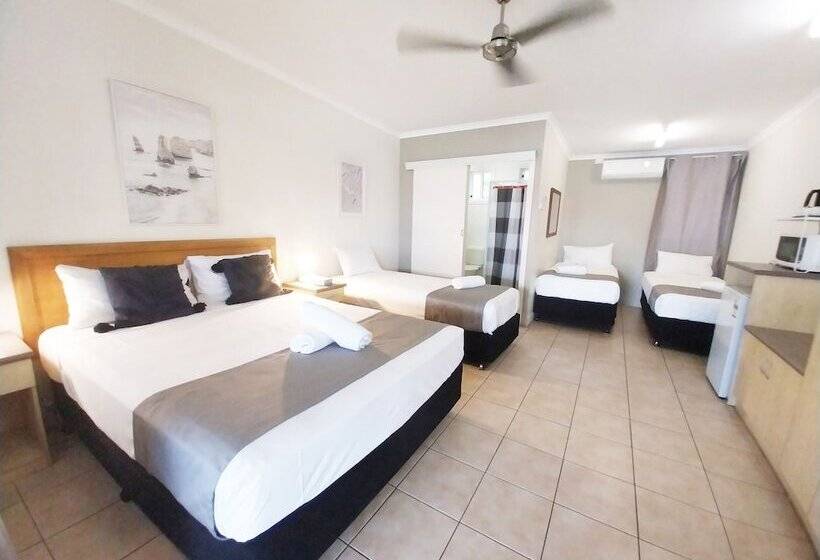 غرفة عائلية, Tropic Coast Motel