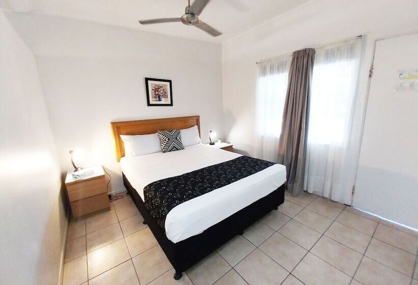 غرفة قياسية ثلاثية, Tropic Coast Motel