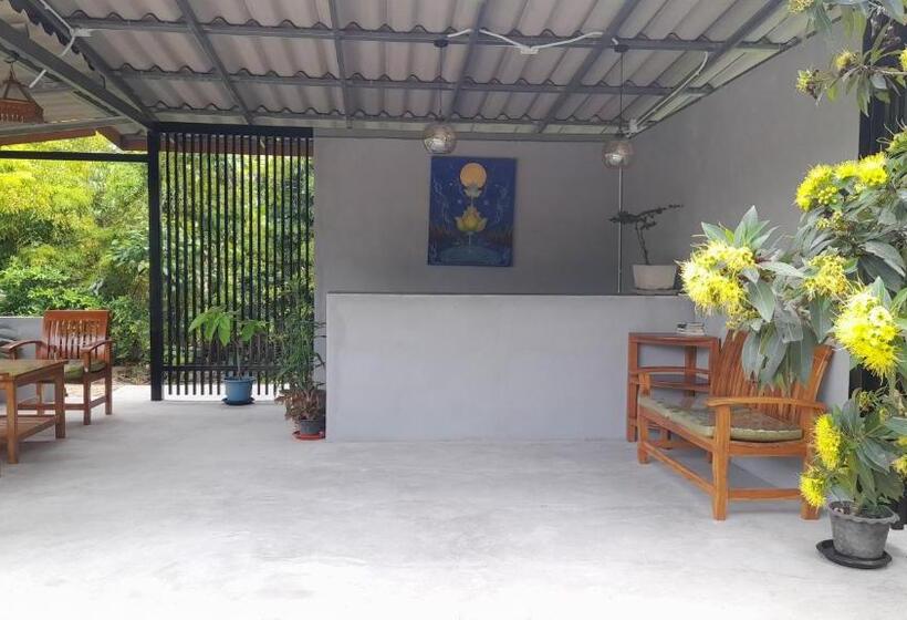 اتاق لوکس با چشم‌انداز باغ, Bang Po Garden