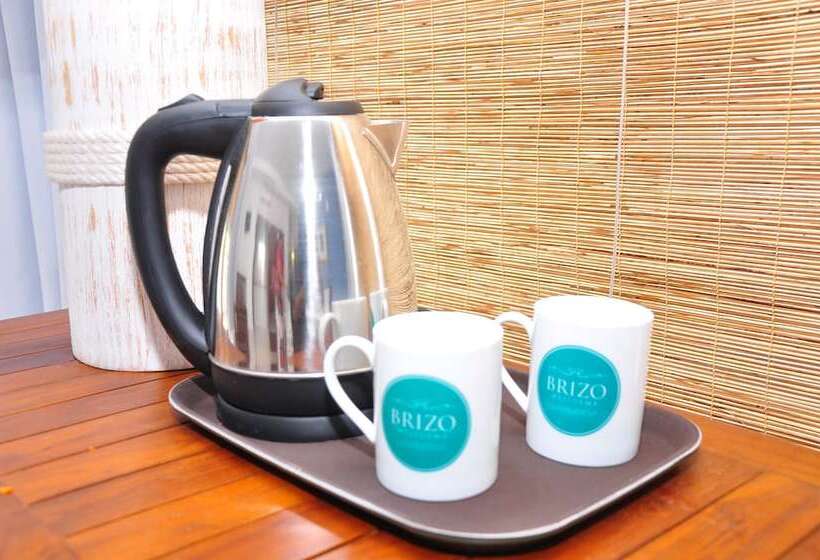 חדר סופריור לשלושה, Brizo