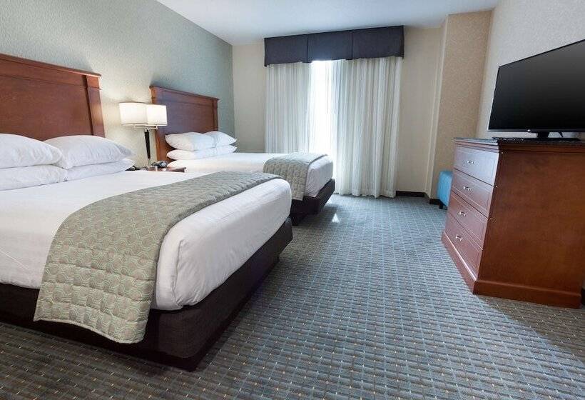 장애인을 위한 스위트, Drury Inn & Suites Grand Rapids