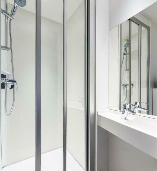 اتاق خانوادگی, F1 Paris Porte De Chatillon