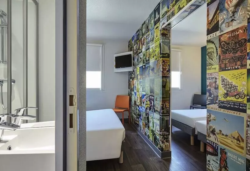 Chambre Familiale, F1 Paris Porte De Chatillon