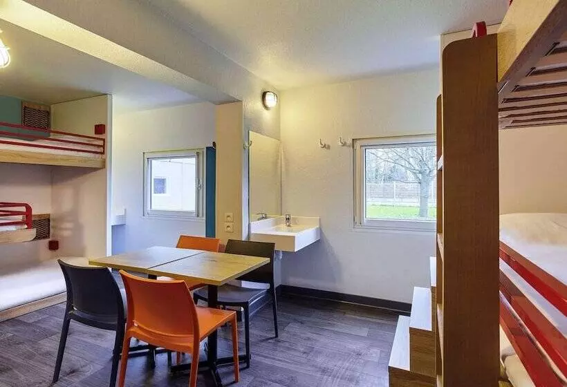 Chambre Familiale, F1 Paris Porte De Chatillon