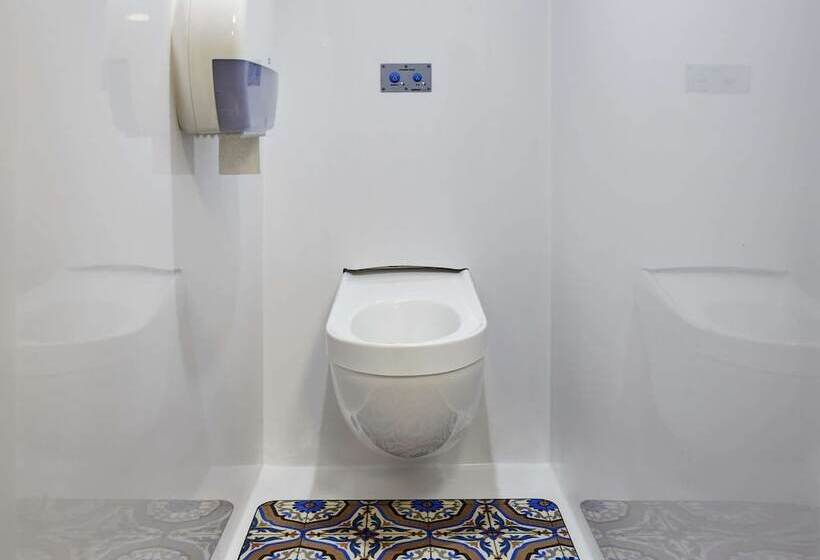 اتاق خانوادگی, F1 Paris Porte De Chatillon