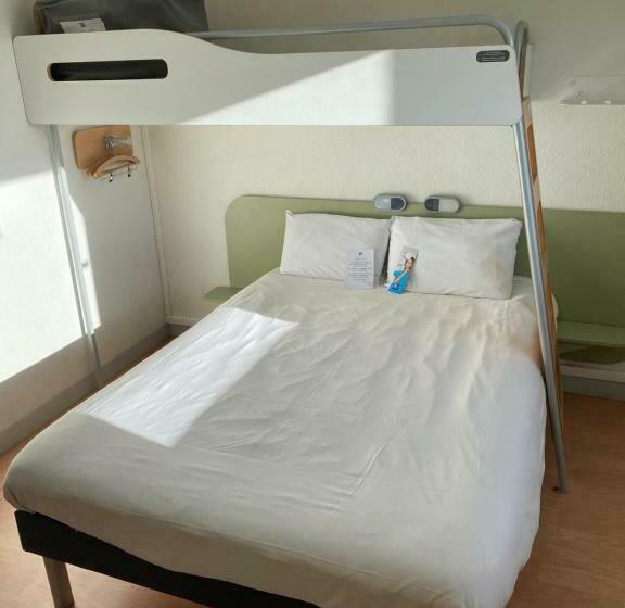 חדר סטנדרט לשלושה, Ibis Budget Caen Centre Gare