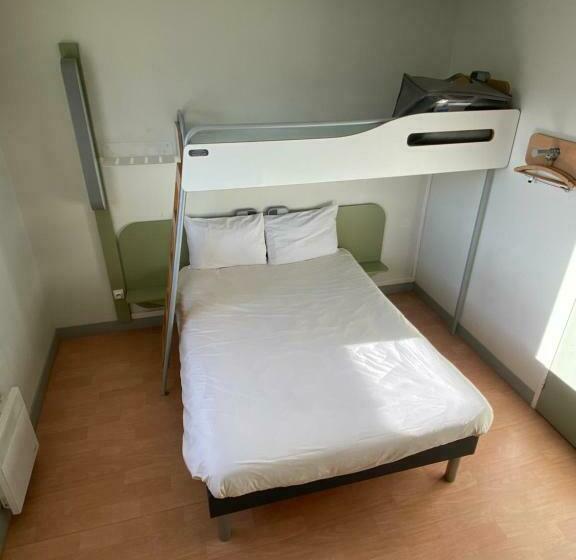חדר סטנדרט לשלושה, Ibis Budget Caen Centre Gare