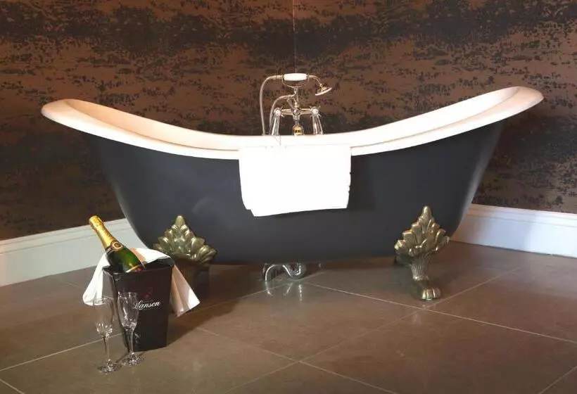 استودیوی سوپریور, Inglewood House And Spa