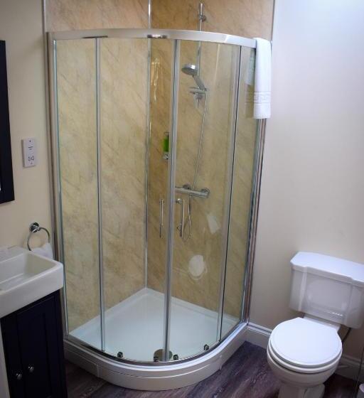 Дом 3 Спальни, Inglewood House And Spa
