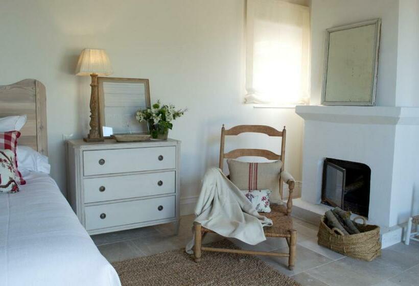 高级大房间, La Casa De Los Tomillares