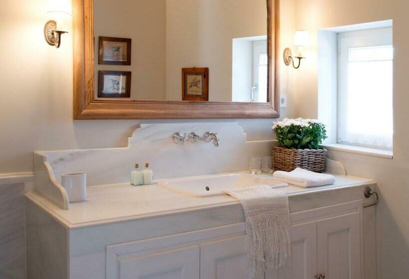 高级大房间, La Casa De Los Tomillares