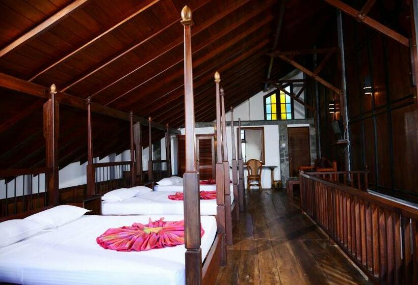 Семейный Номер, The Mount Royal