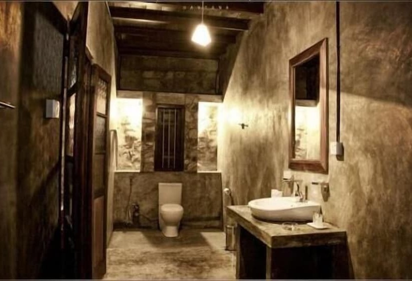 Номер Deluxe, The Mount Royal