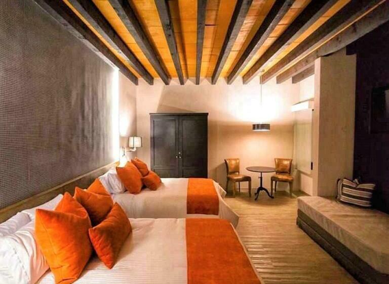 جناح جونيور, Othelo Boutique Hotel Mexico