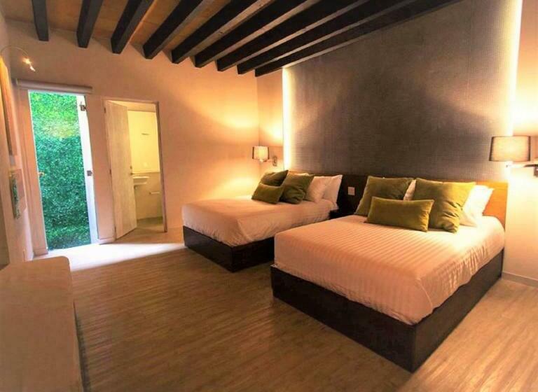 جناح جونيور, Othelo Boutique Hotel Mexico