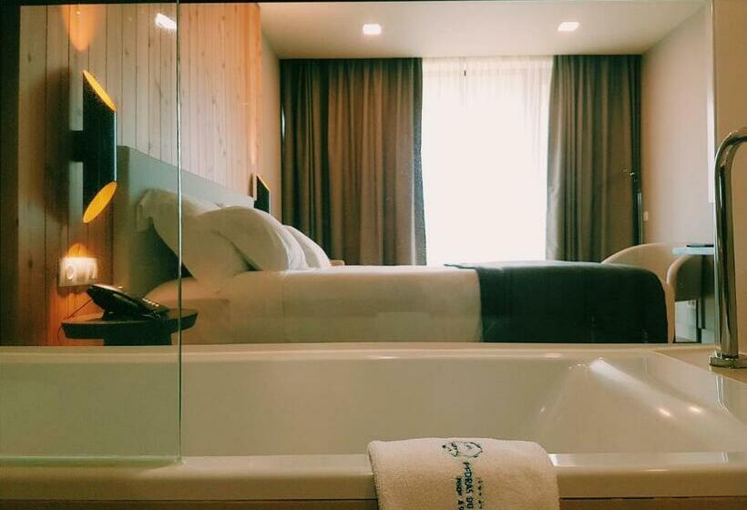 اتاق استاندارد با چشم‌انداز کوهستان, Pedras Do Mar Resort & Spa