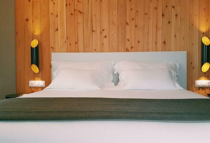 غرفة عائلية مطلّة علي البحر, Pedras Do Mar Resort & Spa